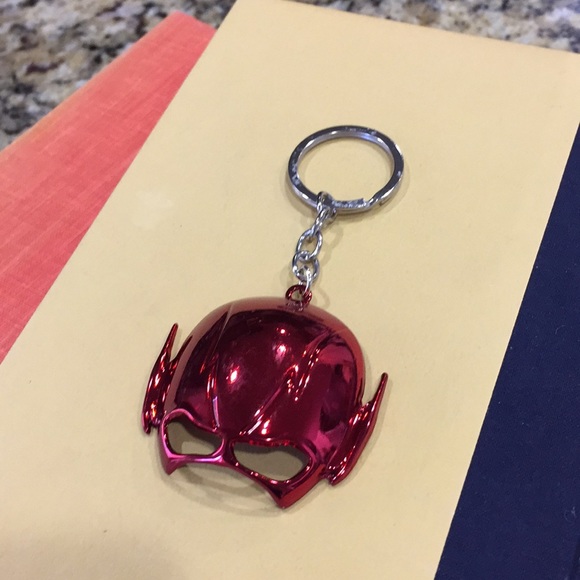 The Flash Red Mask Keychain/New - Picture 2 of 6